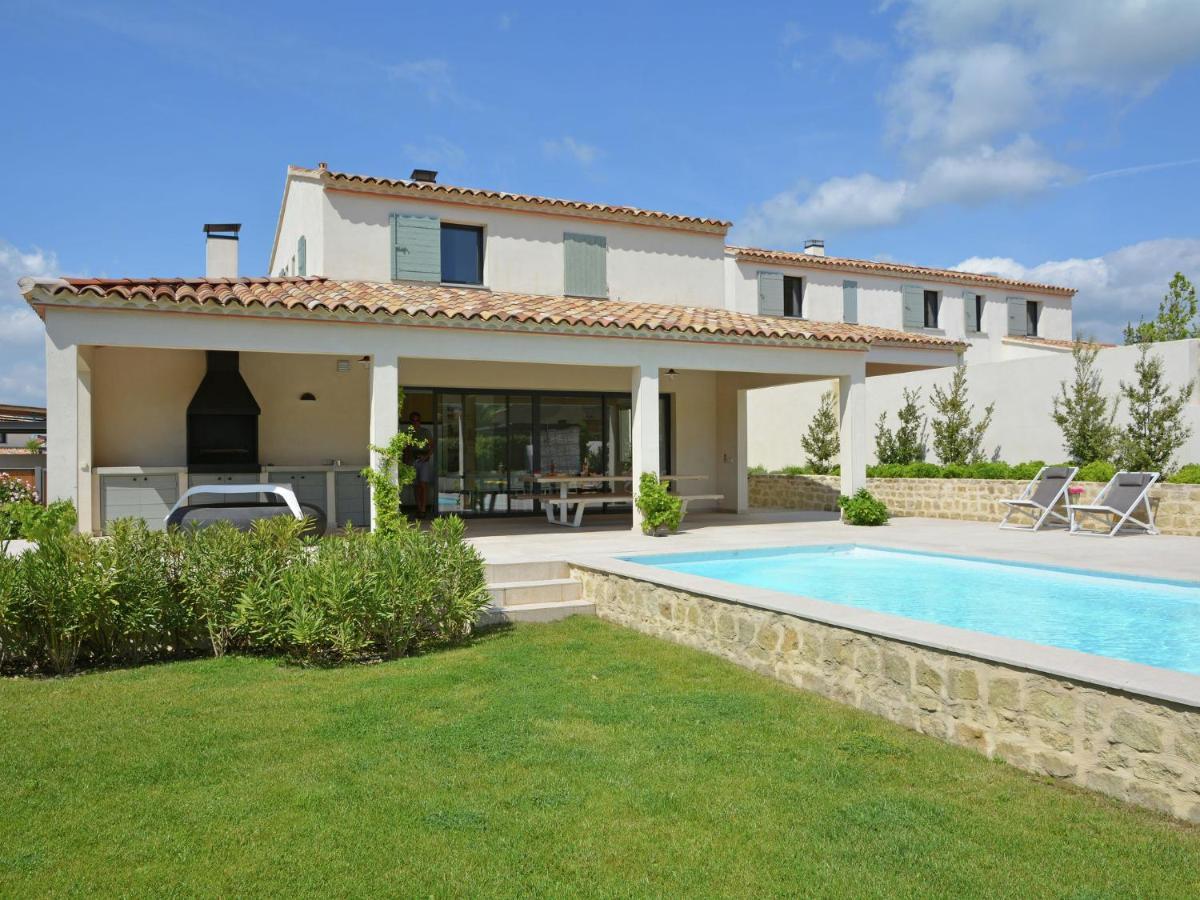 Vibrant Villa In Malauc Ne With Private Garden Malaucène Exterior foto